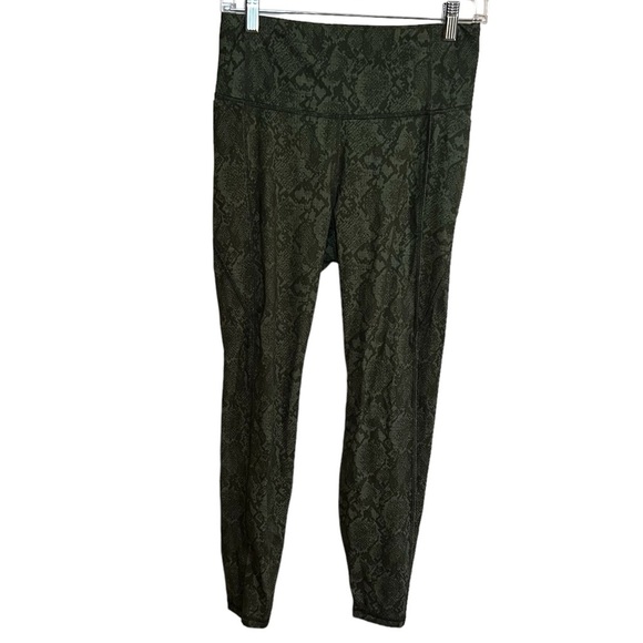 All In Motion Green Snake Print Leggings Womens Medium High Rise Pull On - Picture 1 of 4
